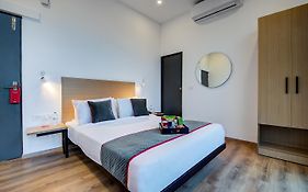 Oyo Townhouse 59 Magarpatta
